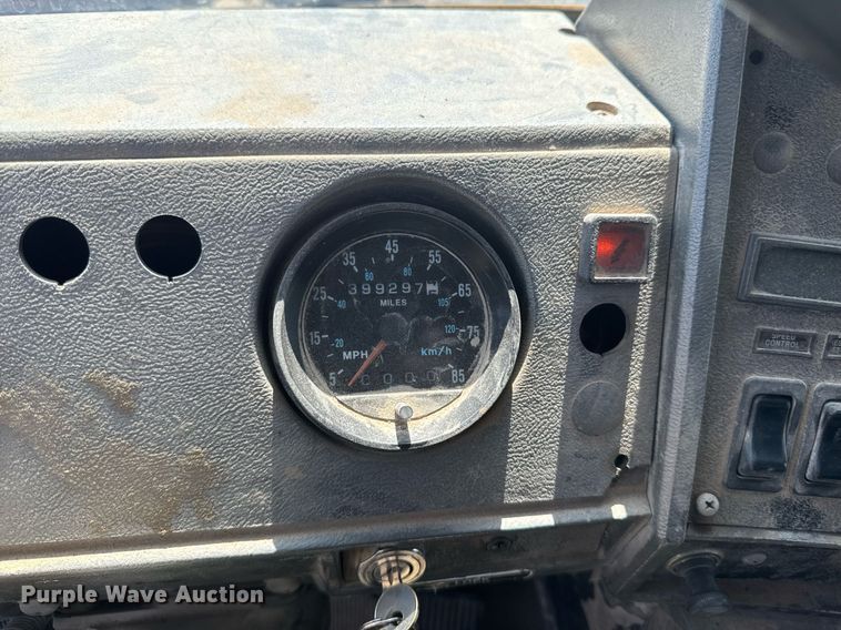 image for item DT0734 1999 Mack RD688S dump truck