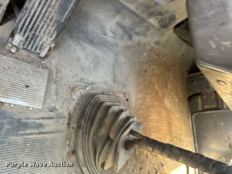 image for item DT0734 1999 Mack RD688S dump truck