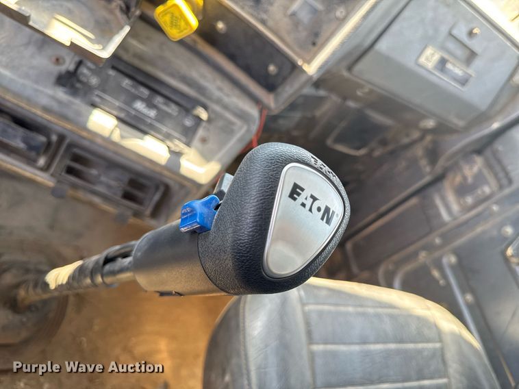 image for item DT0734 1999 Mack RD688S dump truck