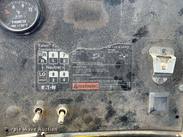 image for item DT0734 1999 Mack RD688S dump truck