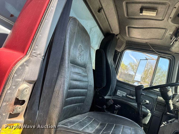 image for item DT0734 1999 Mack RD688S dump truck