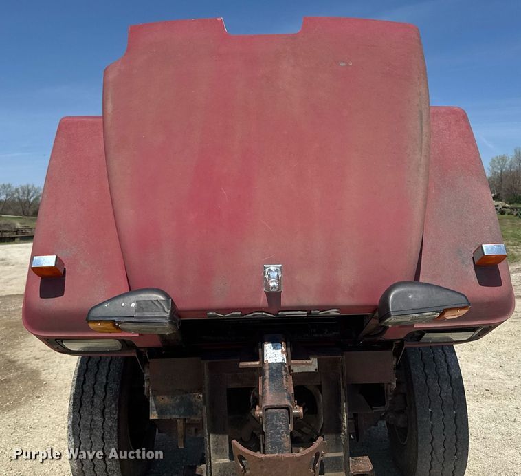 image for item DT0734 1999 Mack RD688S dump truck