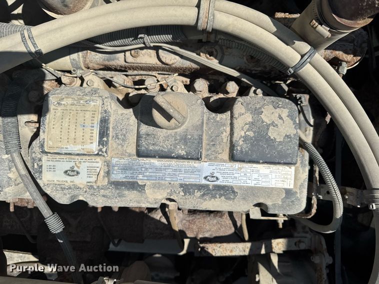 image for item DT0734 1999 Mack RD688S dump truck