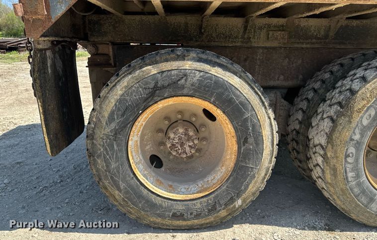 image for item DT0734 1999 Mack RD688S dump truck