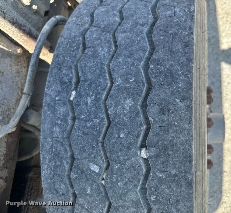 image for item DT0734 1999 Mack RD688S dump truck