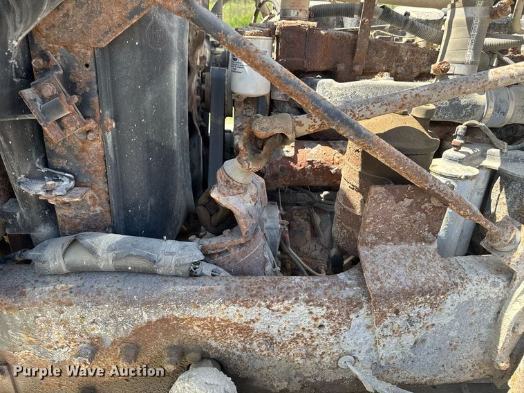 image for item DT0734 1999 Mack RD688S dump truck