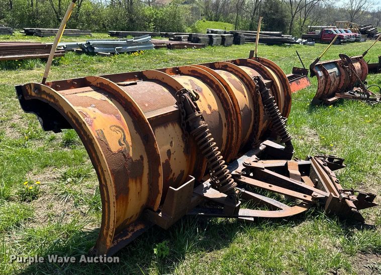 image for item DT0734 1999 Mack RD688S dump truck