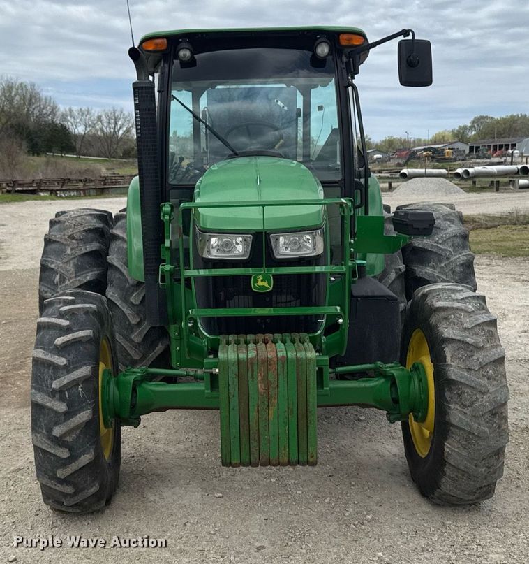 image for item DT0735 2017 John Deere 5100E MFWD tractor
