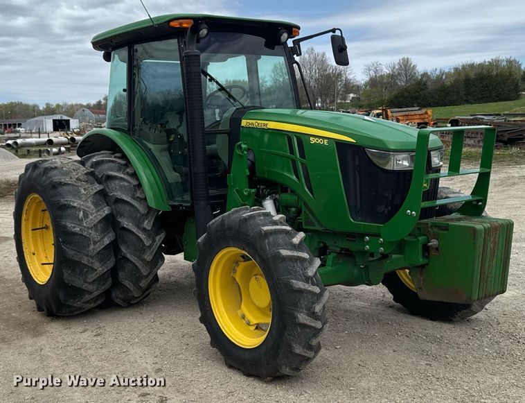 image for item DT0735 2017 John Deere 5100E MFWD tractor