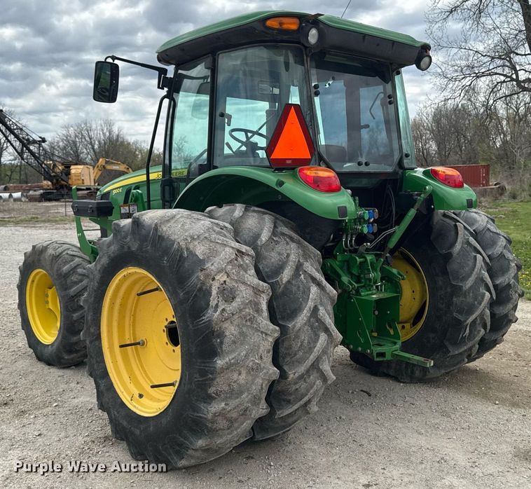 image for item DT0735 2017 John Deere 5100E MFWD tractor