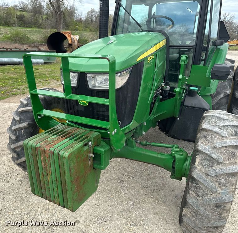 image for item DT0735 2017 John Deere 5100E MFWD tractor