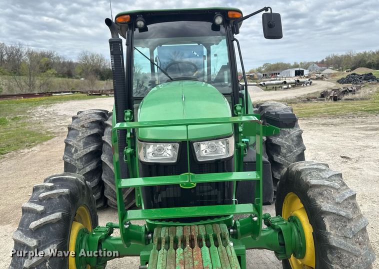 image for item DT0735 2017 John Deere 5100E MFWD tractor