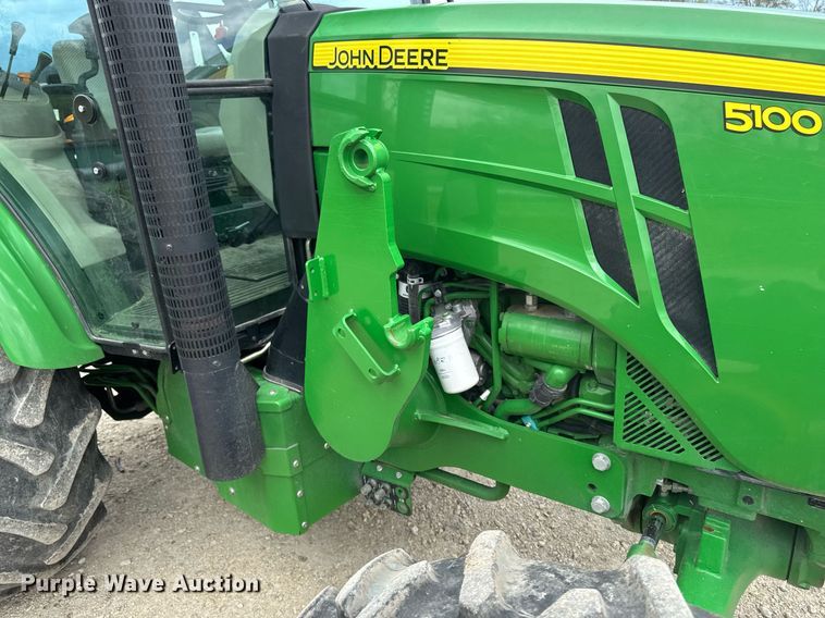 image for item DT0735 2017 John Deere 5100E MFWD tractor