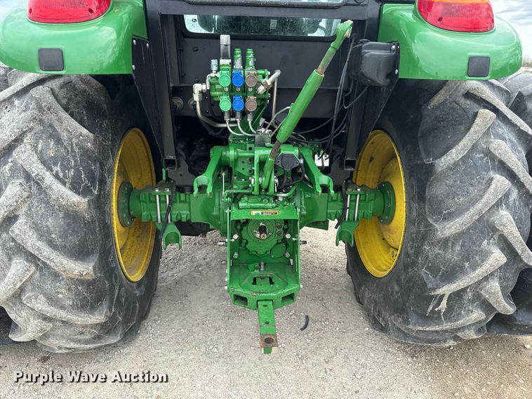 image for item DT0735 2017 John Deere 5100E MFWD tractor