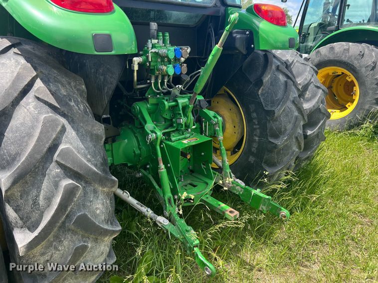 image for item DT0735 2017 John Deere 5100E MFWD tractor