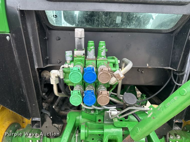 image for item DT0735 2017 John Deere 5100E MFWD tractor