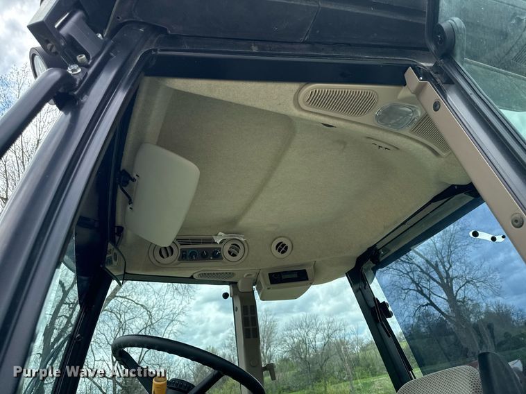 image for item DT0735 2017 John Deere 5100E MFWD tractor