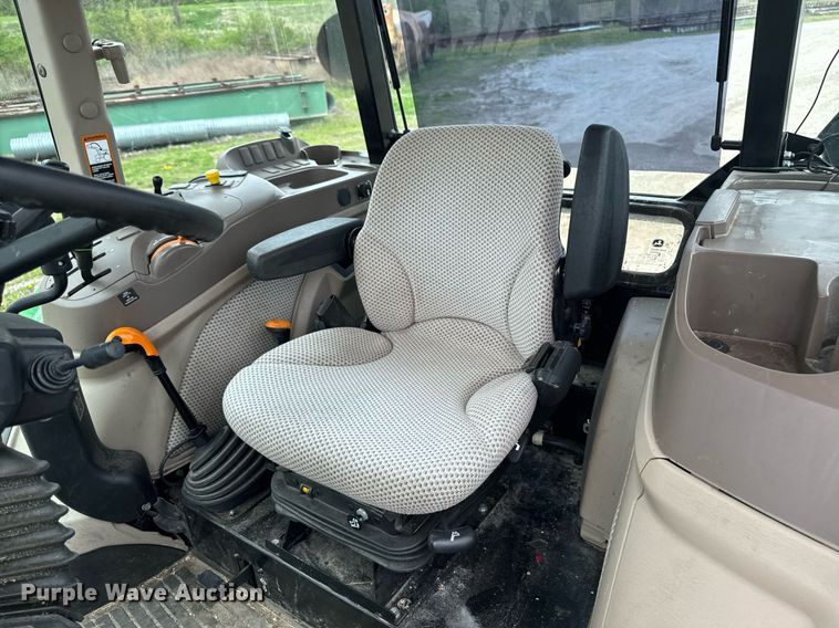 image for item DT0735 2017 John Deere 5100E MFWD tractor