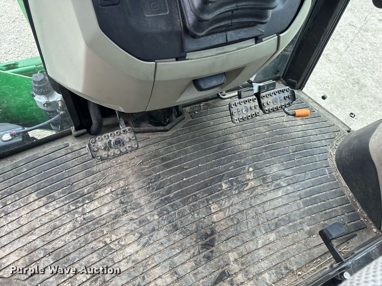 image for item DT0735 2017 John Deere 5100E MFWD tractor