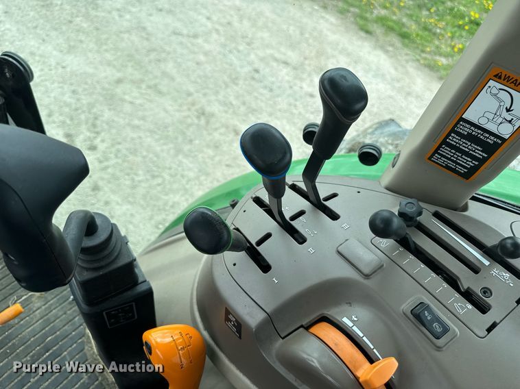 image for item DT0735 2017 John Deere 5100E MFWD tractor