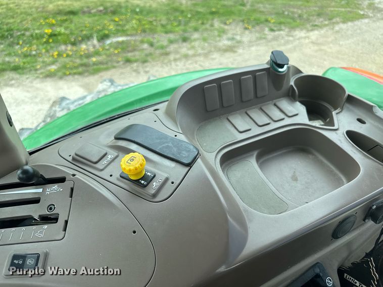 image for item DT0735 2017 John Deere 5100E MFWD tractor