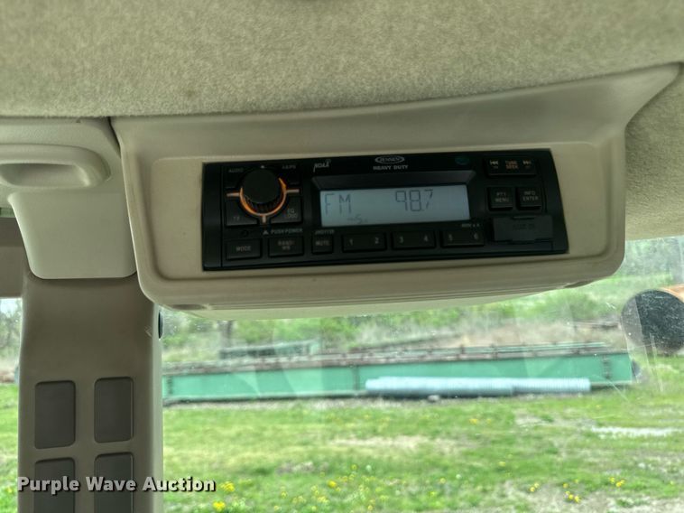 image for item DT0735 2017 John Deere 5100E MFWD tractor