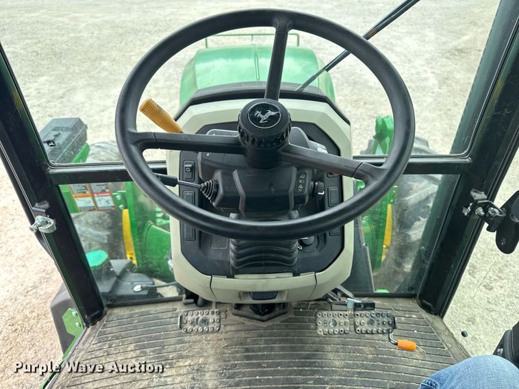 image for item DT0735 2017 John Deere 5100E MFWD tractor