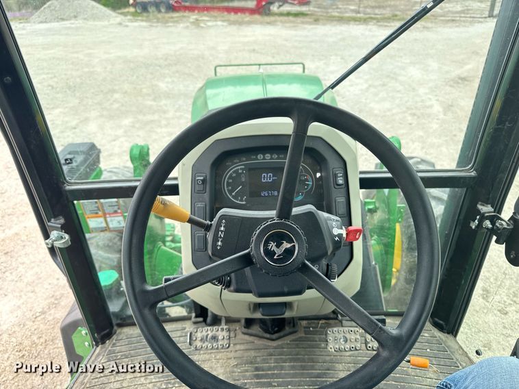 image for item DT0735 2017 John Deere 5100E MFWD tractor