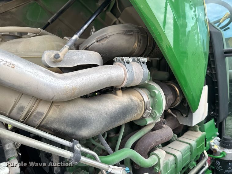 image for item DT0735 2017 John Deere 5100E MFWD tractor