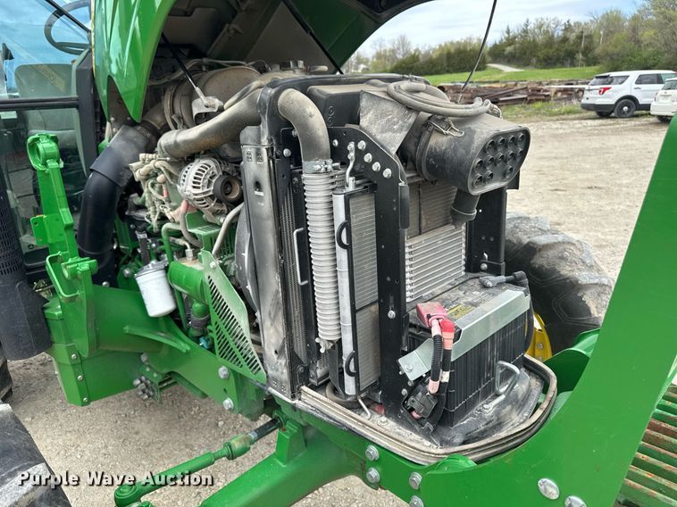 image for item DT0735 2017 John Deere 5100E MFWD tractor
