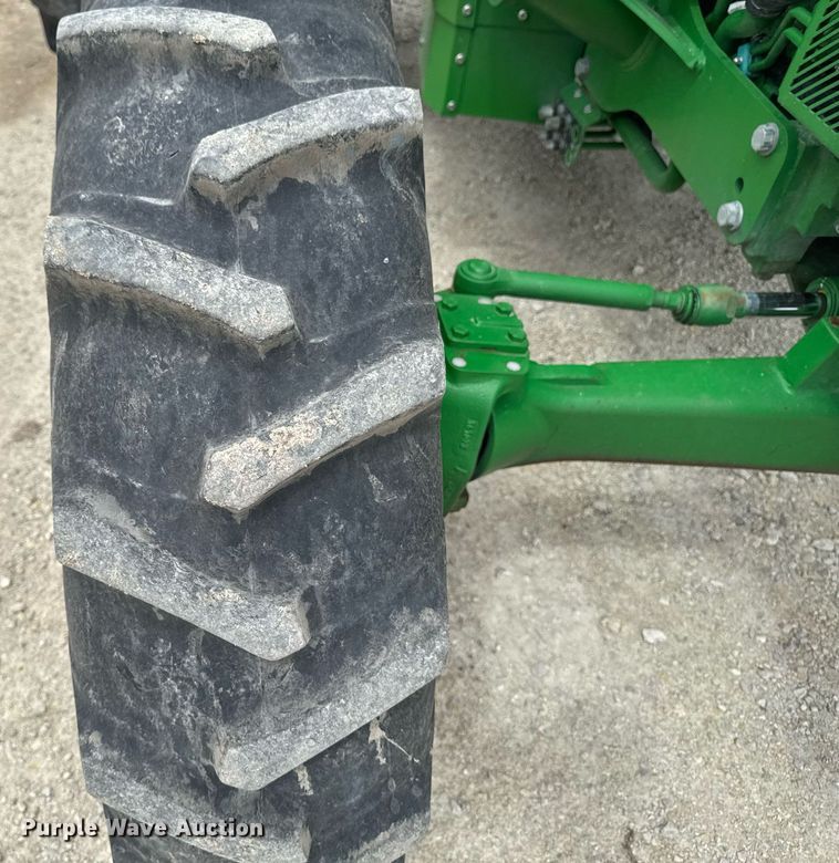 image for item DT0735 2017 John Deere 5100E MFWD tractor