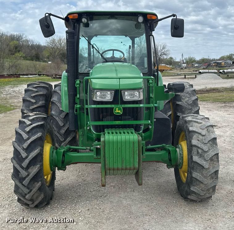 image for item DT0736 2017 John Deere 5100E MFWD tractor