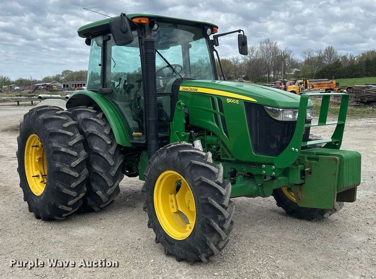 image for item DT0736 2017 John Deere 5100E MFWD tractor