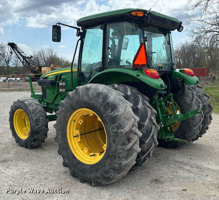 image for item DT0736 2017 John Deere 5100E MFWD tractor