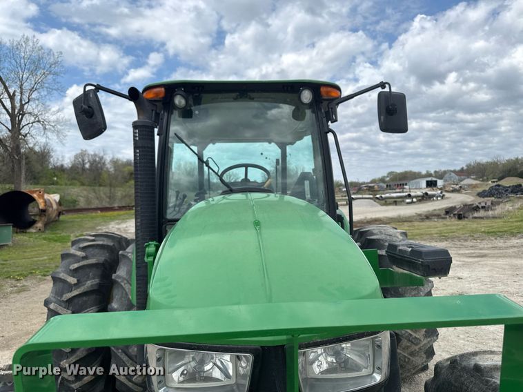 image for item DT0736 2017 John Deere 5100E MFWD tractor