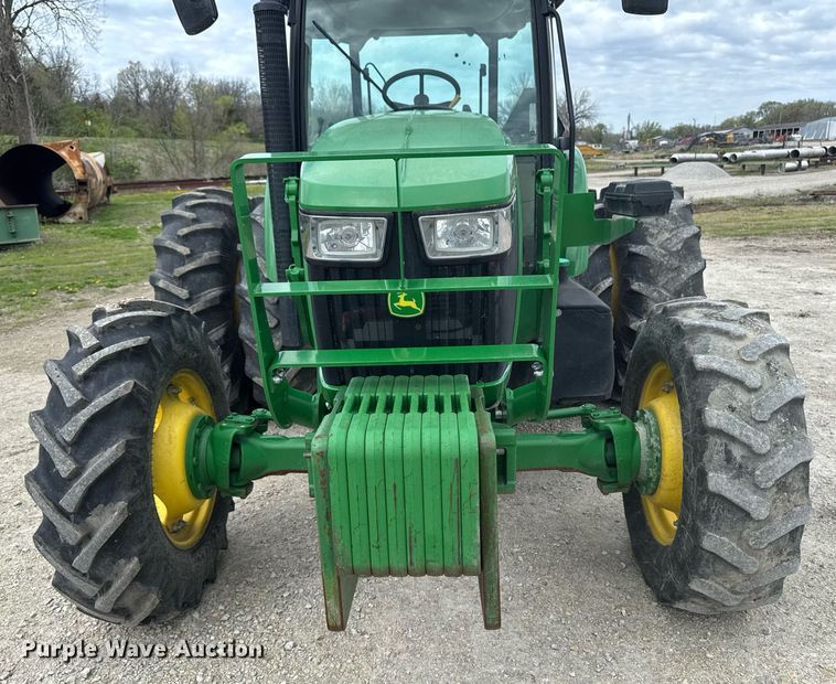 image for item DT0736 2017 John Deere 5100E MFWD tractor