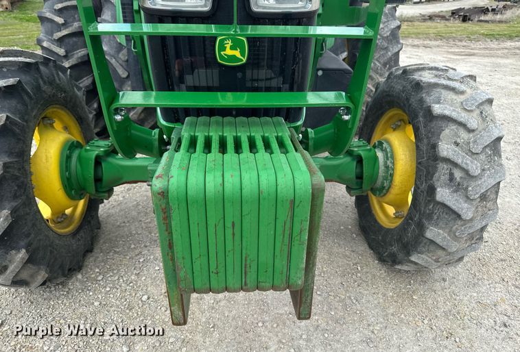 image for item DT0736 2017 John Deere 5100E MFWD tractor