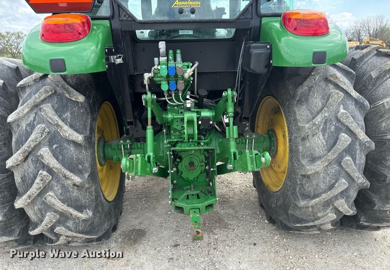 image for item DT0736 2017 John Deere 5100E MFWD tractor