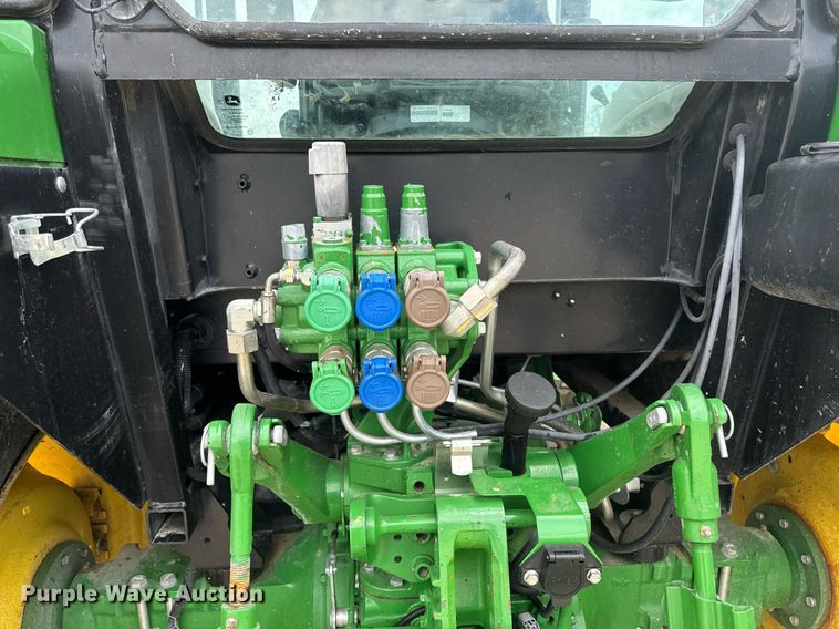 image for item DT0736 2017 John Deere 5100E MFWD tractor