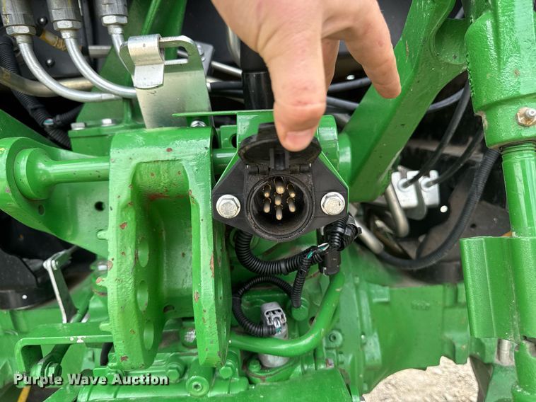 image for item DT0736 2017 John Deere 5100E MFWD tractor