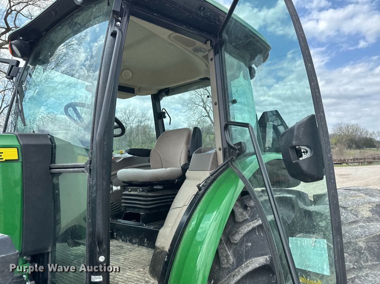 image for item DT0736 2017 John Deere 5100E MFWD tractor