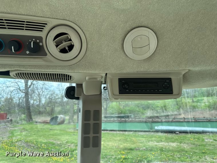 image for item DT0736 2017 John Deere 5100E MFWD tractor