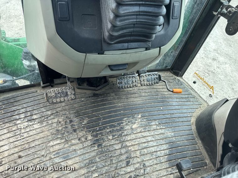 image for item DT0736 2017 John Deere 5100E MFWD tractor