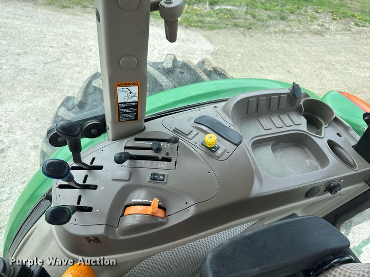 image for item DT0736 2017 John Deere 5100E MFWD tractor