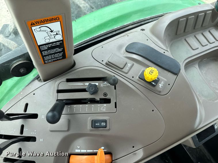 image for item DT0736 2017 John Deere 5100E MFWD tractor