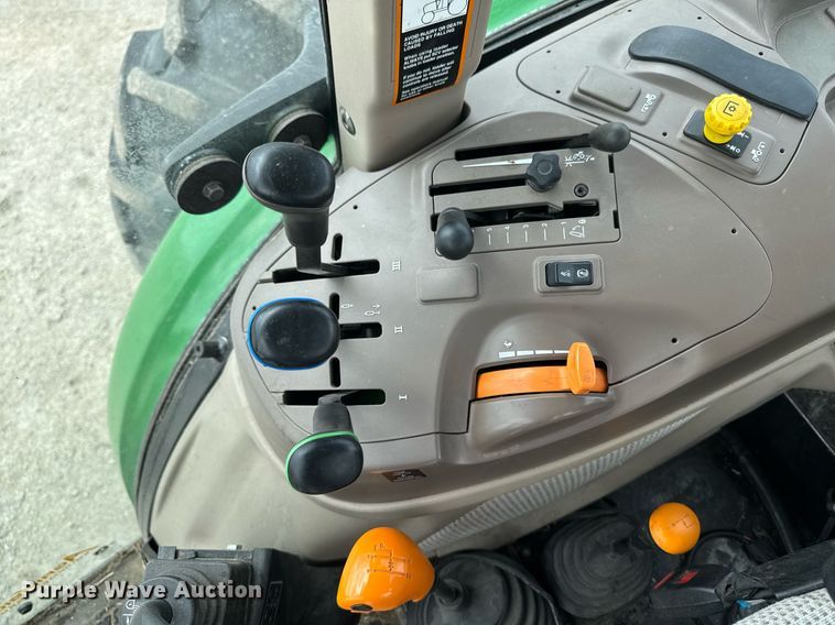 image for item DT0736 2017 John Deere 5100E MFWD tractor