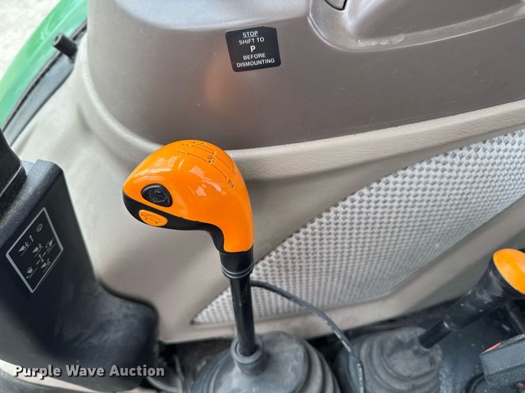 image for item DT0736 2017 John Deere 5100E MFWD tractor