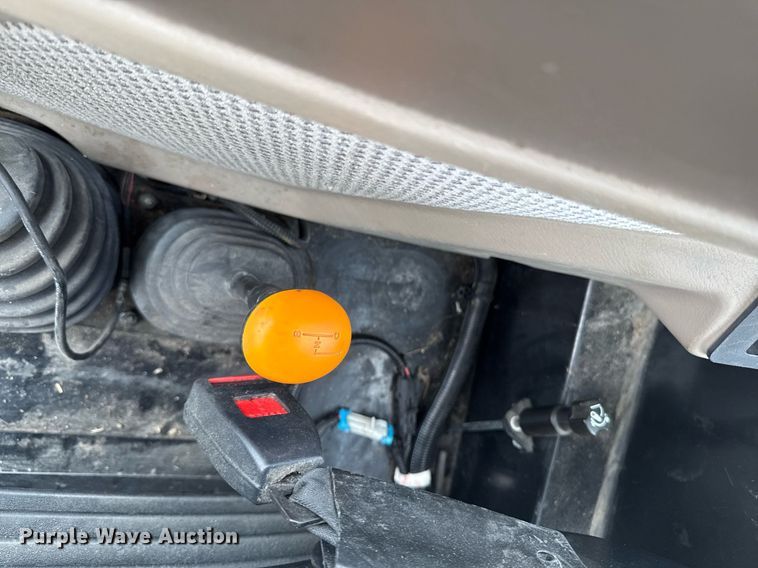 image for item DT0736 2017 John Deere 5100E MFWD tractor