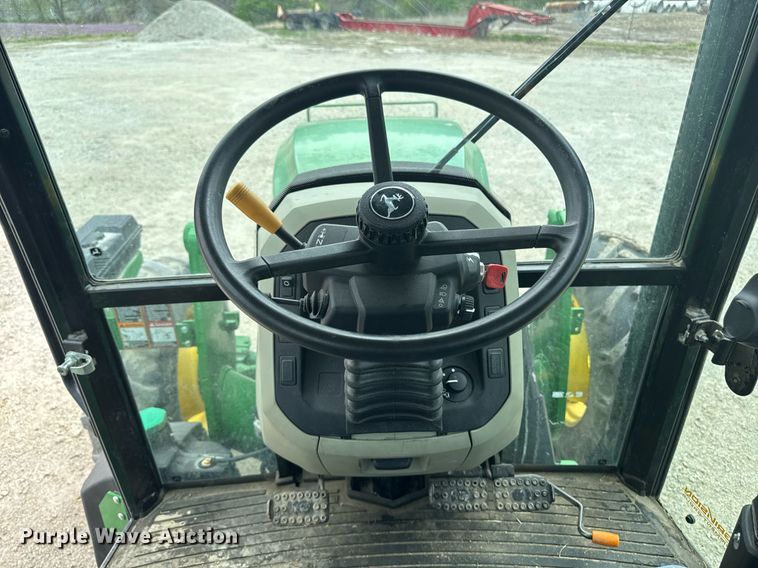 image for item DT0736 2017 John Deere 5100E MFWD tractor