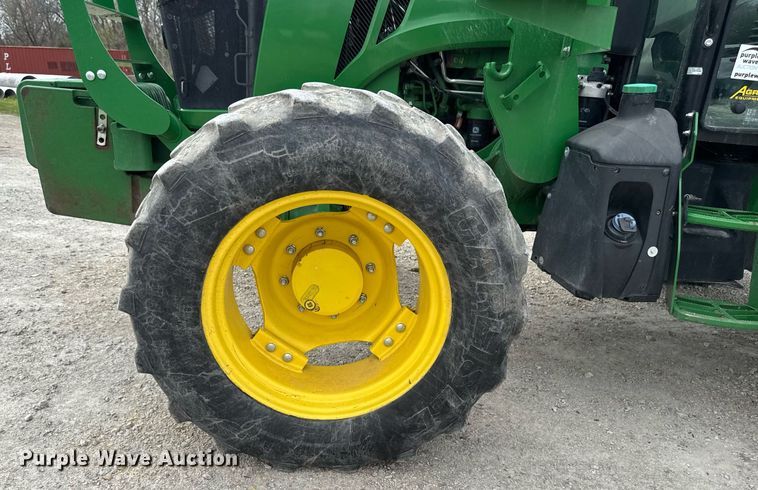 image for item DT0736 2017 John Deere 5100E MFWD tractor